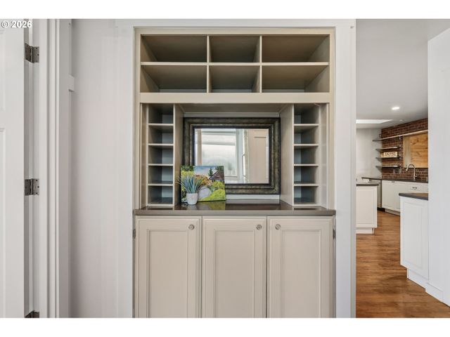 11950 Sw KING GEORGE Dr, King City, OR 97224