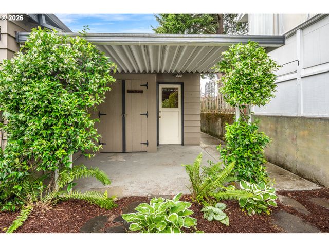 11950 Sw KING GEORGE Dr, King City, OR 97224