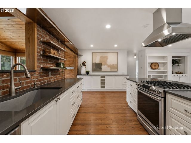 11950 Sw KING GEORGE Dr, King City, OR 97224