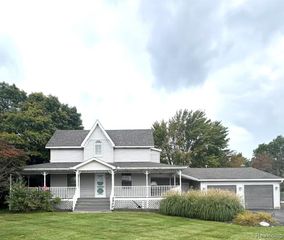2052 S Dye Road, Flint, MI 48532
