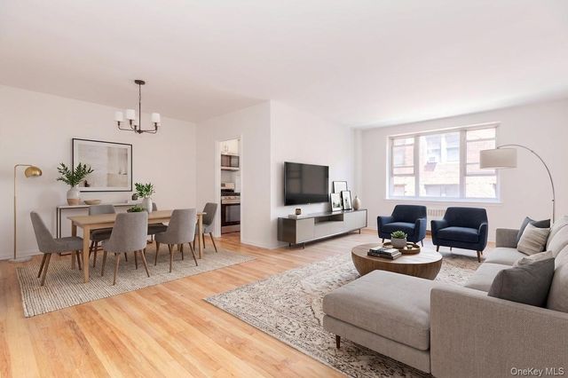 12 Westchester Avenue 4H, White Plains, NY 10601