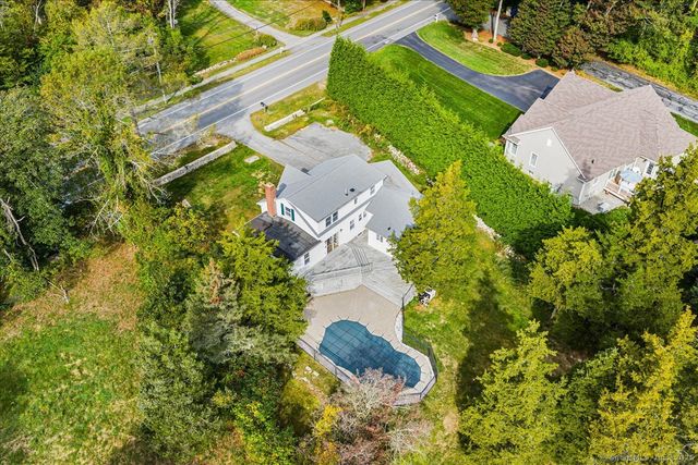 94 Great Neck Road, Waterford, CT 06385