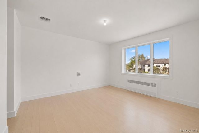 15 Warren Court 201, Monsey, NY 10952