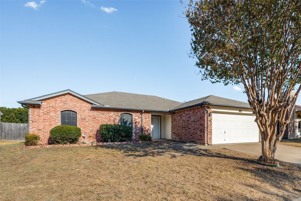 7728 Liz Lane, Watauga, TX 76148 — photo 2