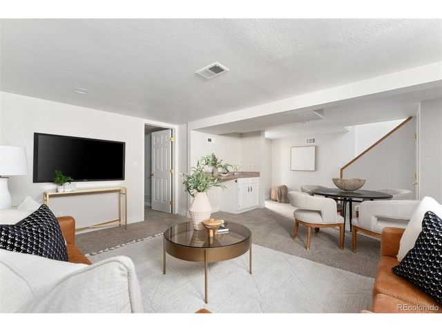 912 Pontiac St, Denver, CO 80220