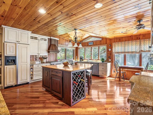 4125 State Highway 197 Highway S, Burnsville, NC 28714