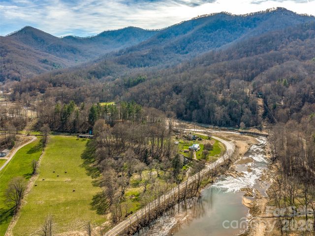 4125 State Highway 197 Highway S, Burnsville, NC 28714