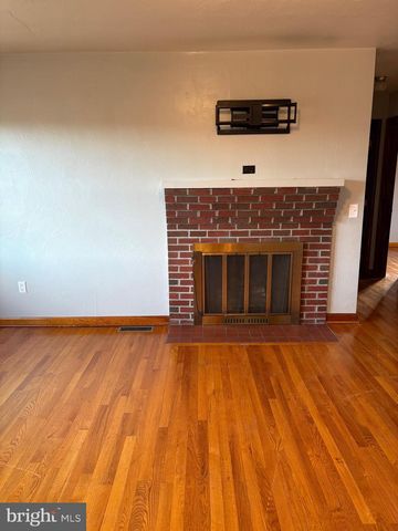 2621 FRANKLIN PIKE, Petersburg, WV 26847