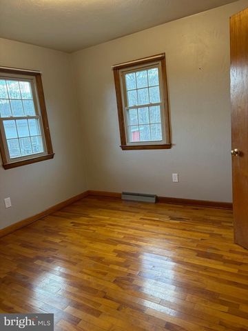 2621 FRANKLIN PIKE, Petersburg, WV 26847