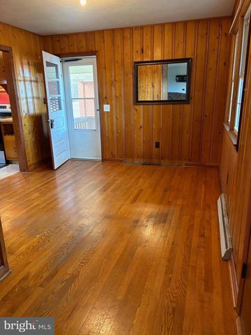 2621 FRANKLIN PIKE, Petersburg, WV 26847