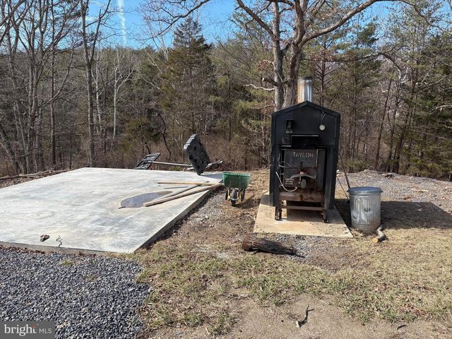 2621 FRANKLIN PIKE, Petersburg, WV 26847