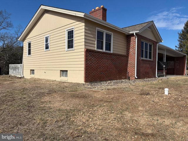 2621 FRANKLIN PIKE, Petersburg, WV 26847