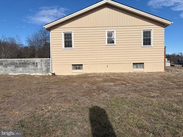 2621 FRANKLIN PIKE, Petersburg, WV 26847