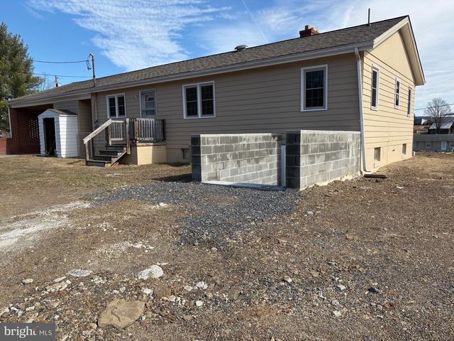 2621 FRANKLIN PIKE, Petersburg, WV 26847