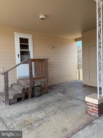 2621 FRANKLIN PIKE, Petersburg, WV 26847