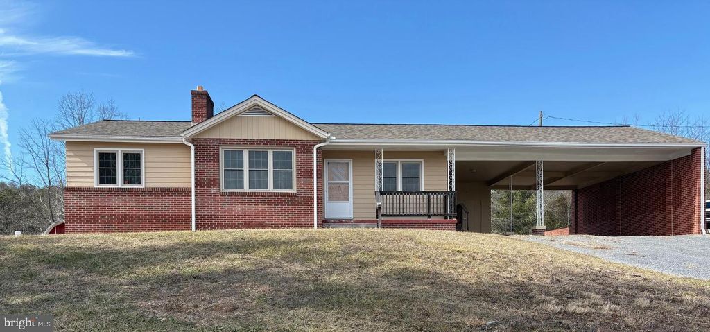 2621 FRANKLIN PIKE, Petersburg, WV 26847