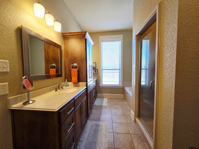 2004 Silver Cove, Whitehouse, TX 75791
