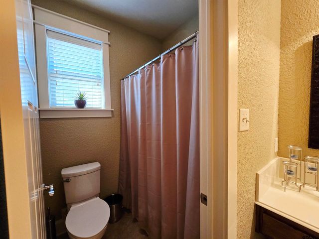 2004 Silver Cove, Whitehouse, TX 75791