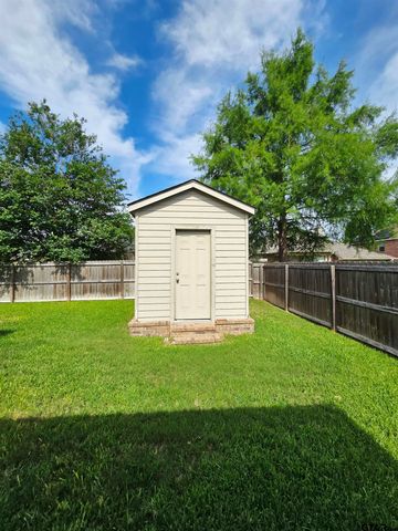 2004 Silver Cove, Whitehouse, TX 75791