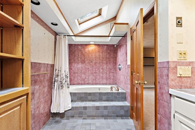 6 Hovey Ave, Natick, MA 01760