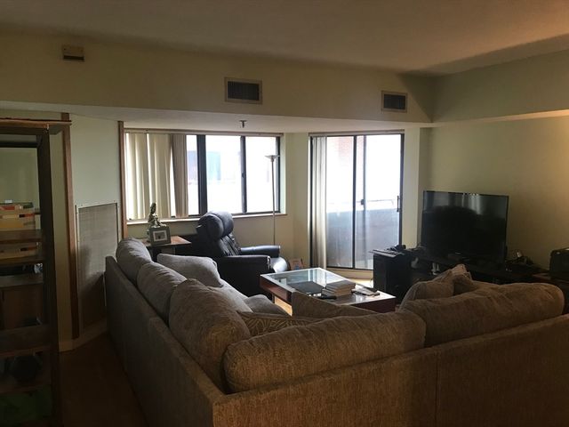 147 Kelton St 511, Boston, MA 02134