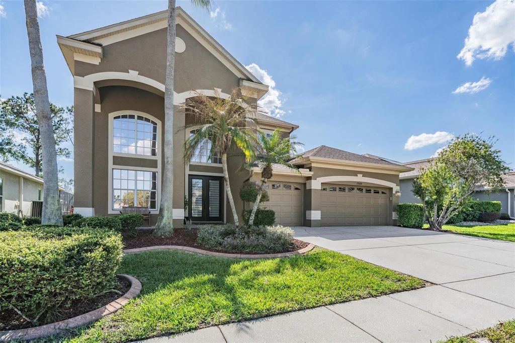 Image 3 of property listing at 23626 ABERCORN LANE, Land O Lakes, FL 34639