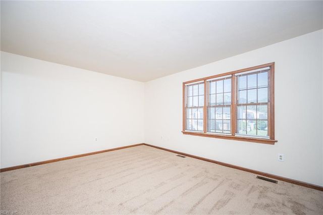 5589 Campus DR, Virginia Beach, VA 23462