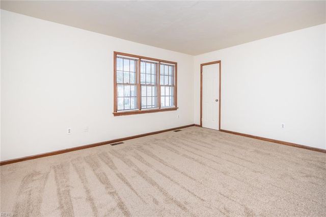 5589 Campus DR, Virginia Beach, VA 23462