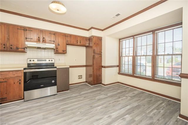 5589 Campus DR, Virginia Beach, VA 23462