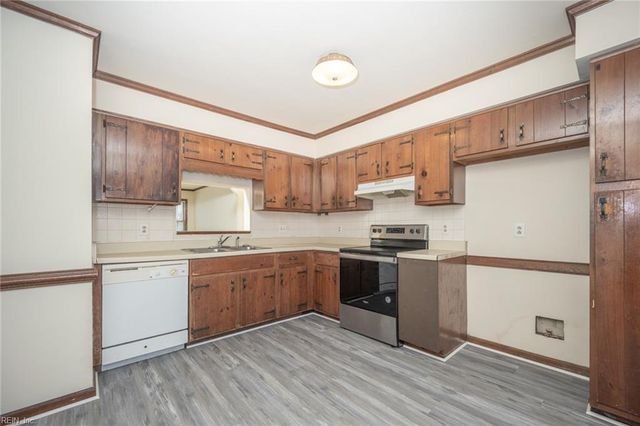 5589 Campus DR, Virginia Beach, VA 23462