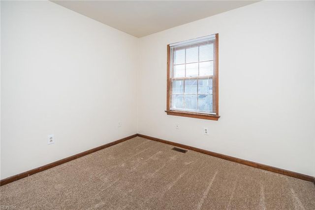 5589 Campus DR, Virginia Beach, VA 23462