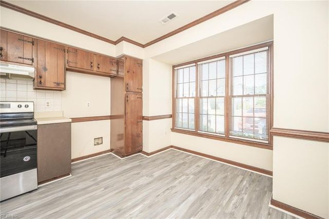 5589 Campus DR, Virginia Beach, VA 23462