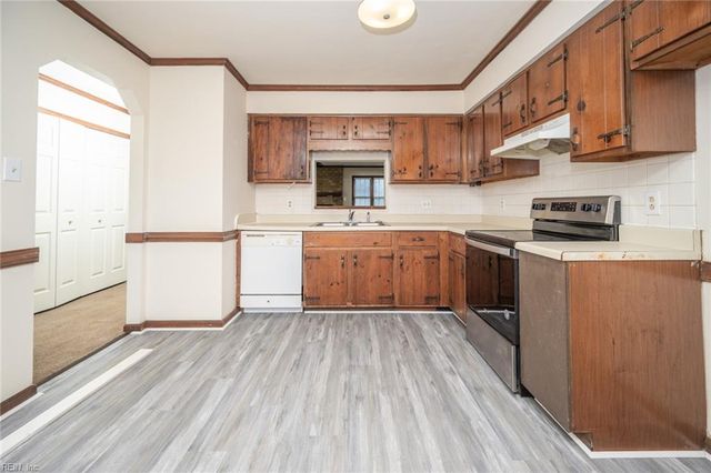 5589 Campus DR, Virginia Beach, VA 23462