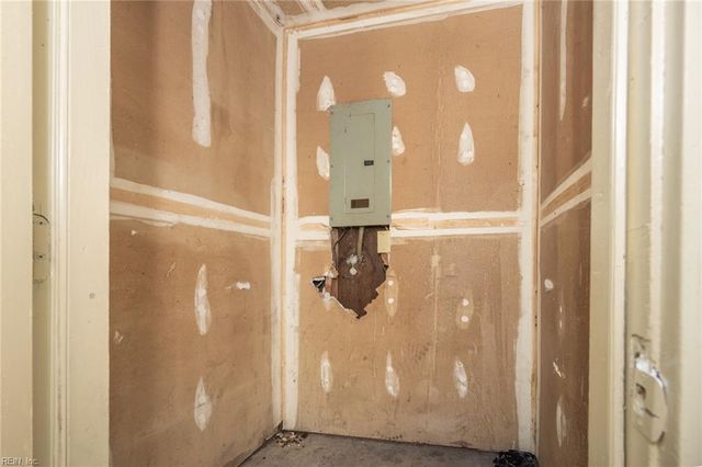 5589 Campus DR, Virginia Beach, VA 23462