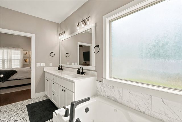 4636 W Bittersweet Drive, Fayetteville, AR 72704