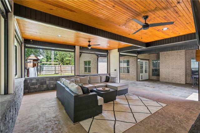 4636 W Bittersweet Drive, Fayetteville, AR 72704