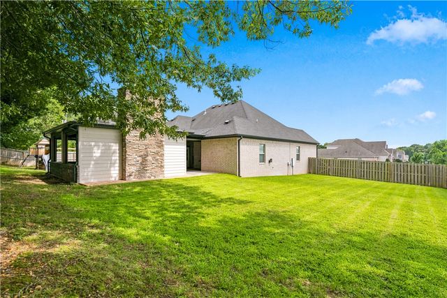 4636 W Bittersweet Drive, Fayetteville, AR 72704