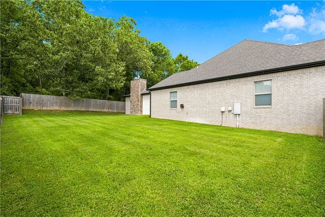 4636 W Bittersweet Drive, Fayetteville, AR 72704