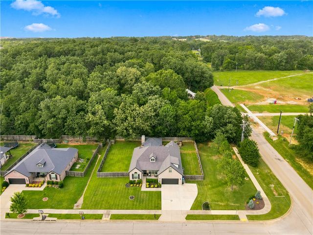 4636 W Bittersweet Drive, Fayetteville, AR 72704