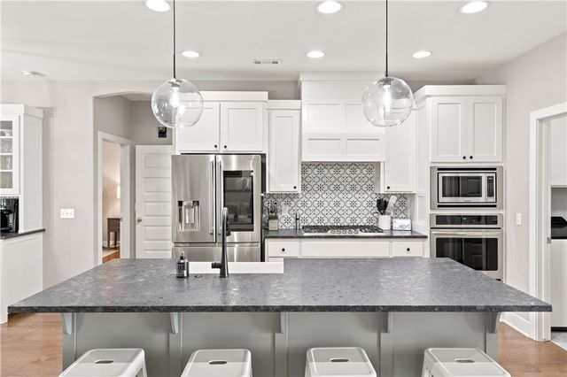 4636 W Bittersweet Drive, Fayetteville, AR 72704