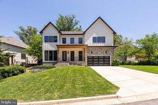 3830 30TH RD N, Arlington, VA 22207