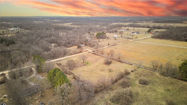 10768 Keller Road, Centerton, AR 72719