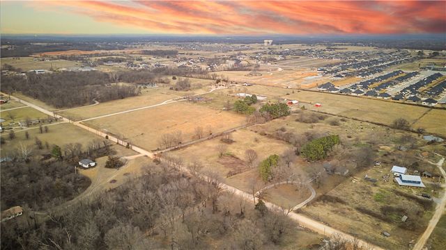 10768 Keller Road, Centerton, AR 72719