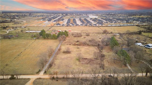 10768 Keller Road, Centerton, AR 72719