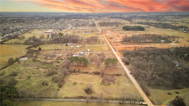 10768 Keller Road, Centerton, AR 72719