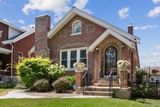 4072 Toenges Avenue, St Louis, MO 63116