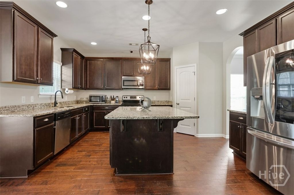 Image 11 of property listing at 452 Sunbury Drive, Richmond Hill, GA 31324