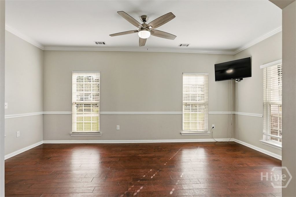 Image 5 of property listing at 452 Sunbury Drive, Richmond Hill, GA 31324