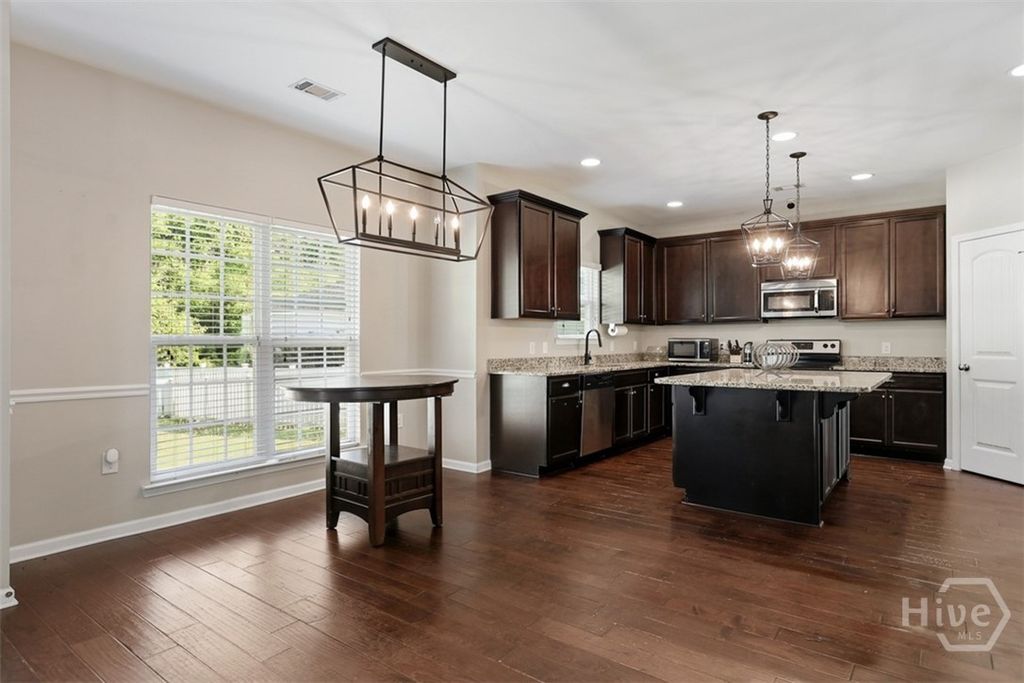 Image 9 of property listing at 452 Sunbury Drive, Richmond Hill, GA 31324