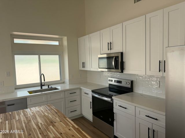 138 W EL FREDA Road, Tempe, AZ 85284